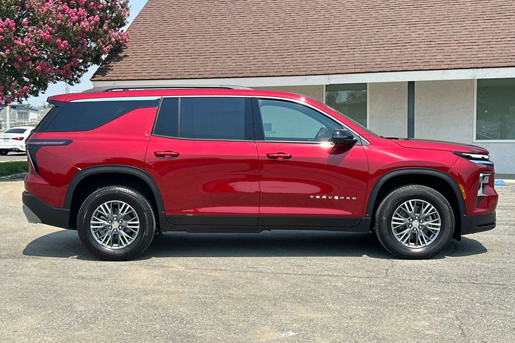 2026 Chevrolet Traverse photo 3