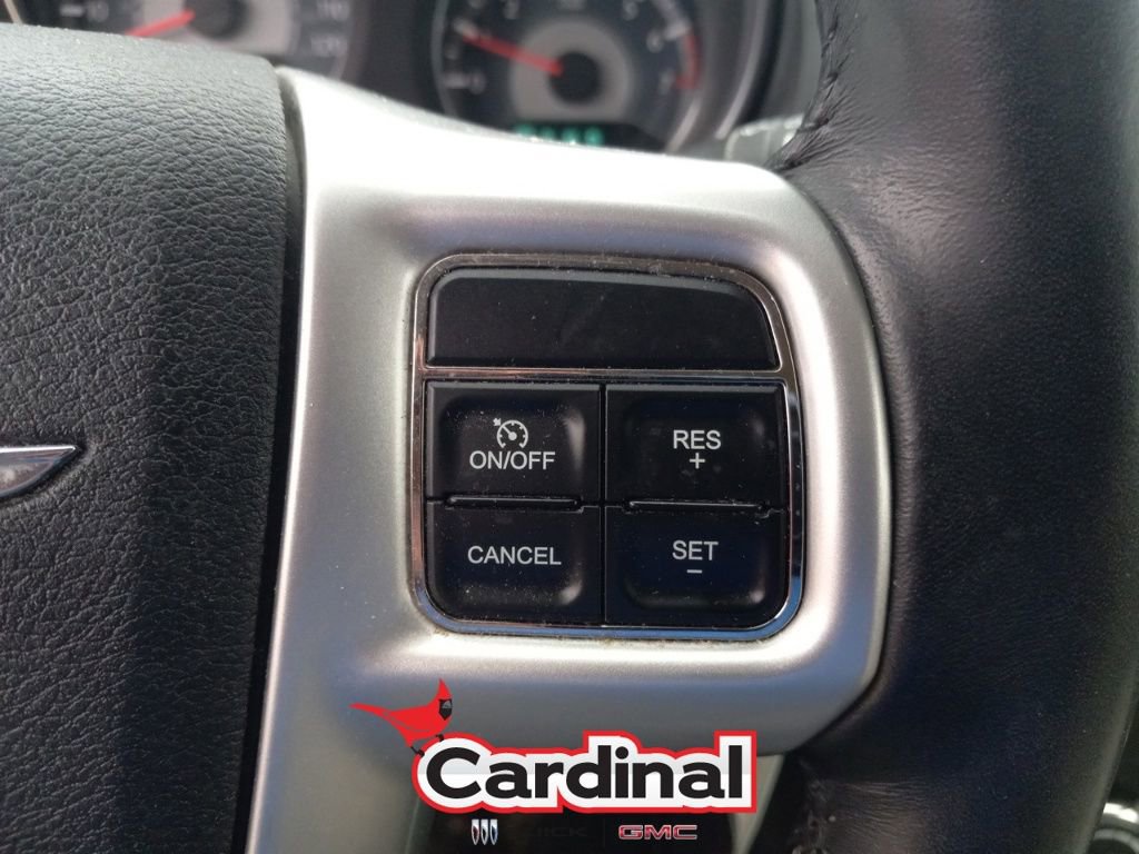 2011 Chrysler 200 Touring photo 20