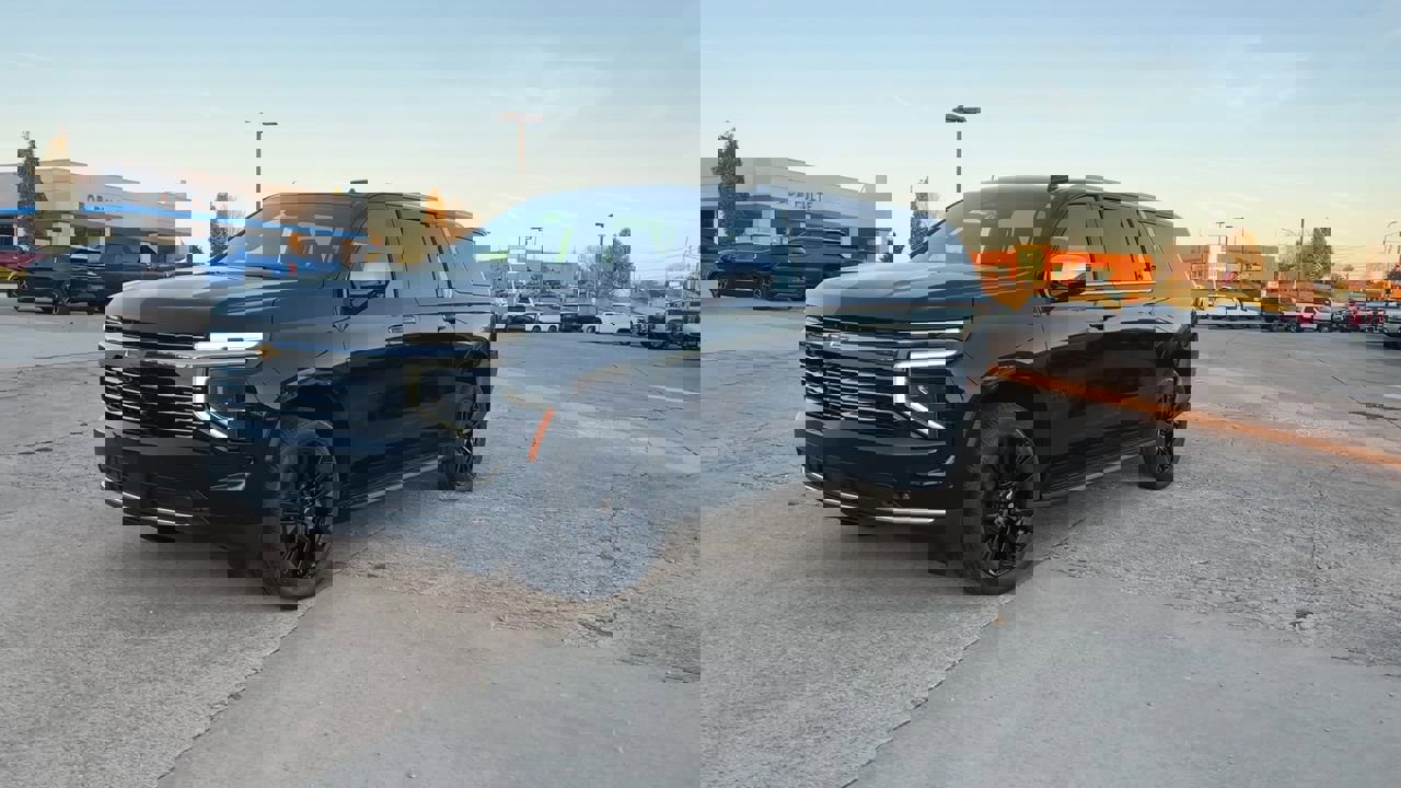 2026 Chevrolet Suburban Premier photo 3