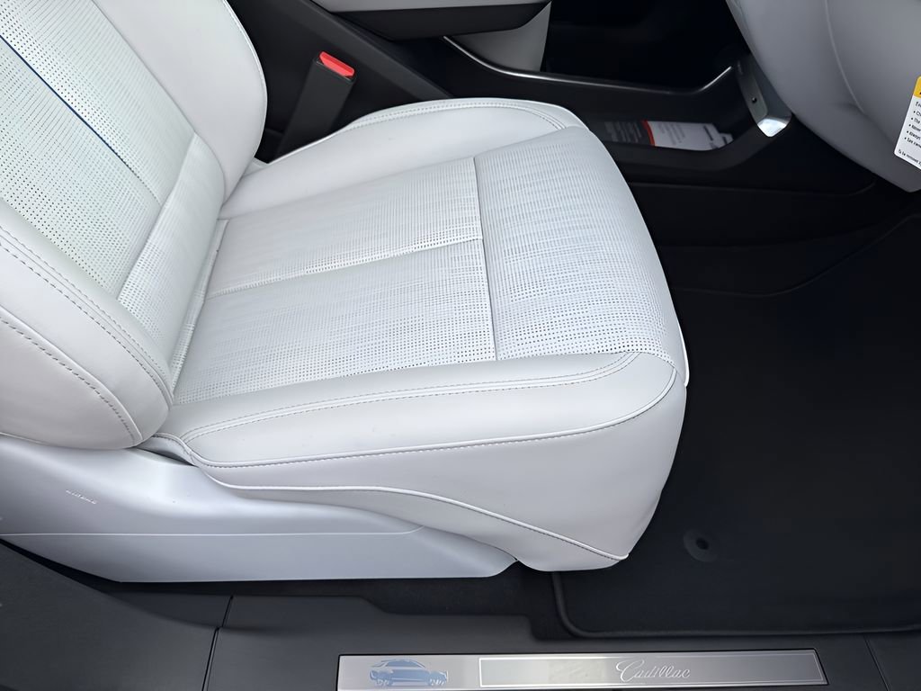 2025 Cadillac Lyriq Sport photo 12