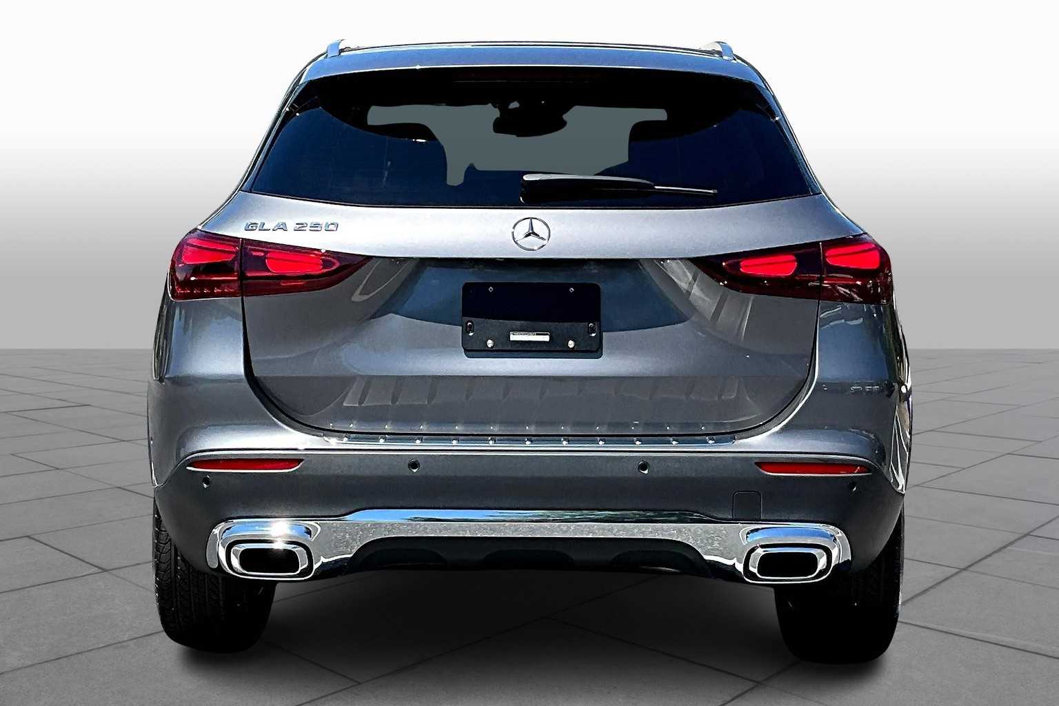 2025 Mercedes Benz GLA 250 photo 3