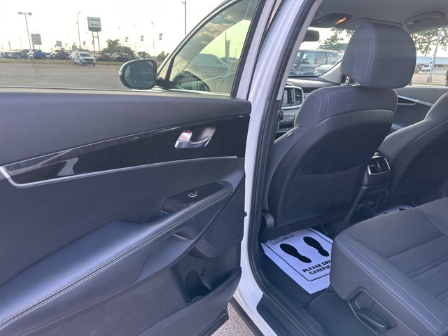2017 Kia Sorento LX photo 25