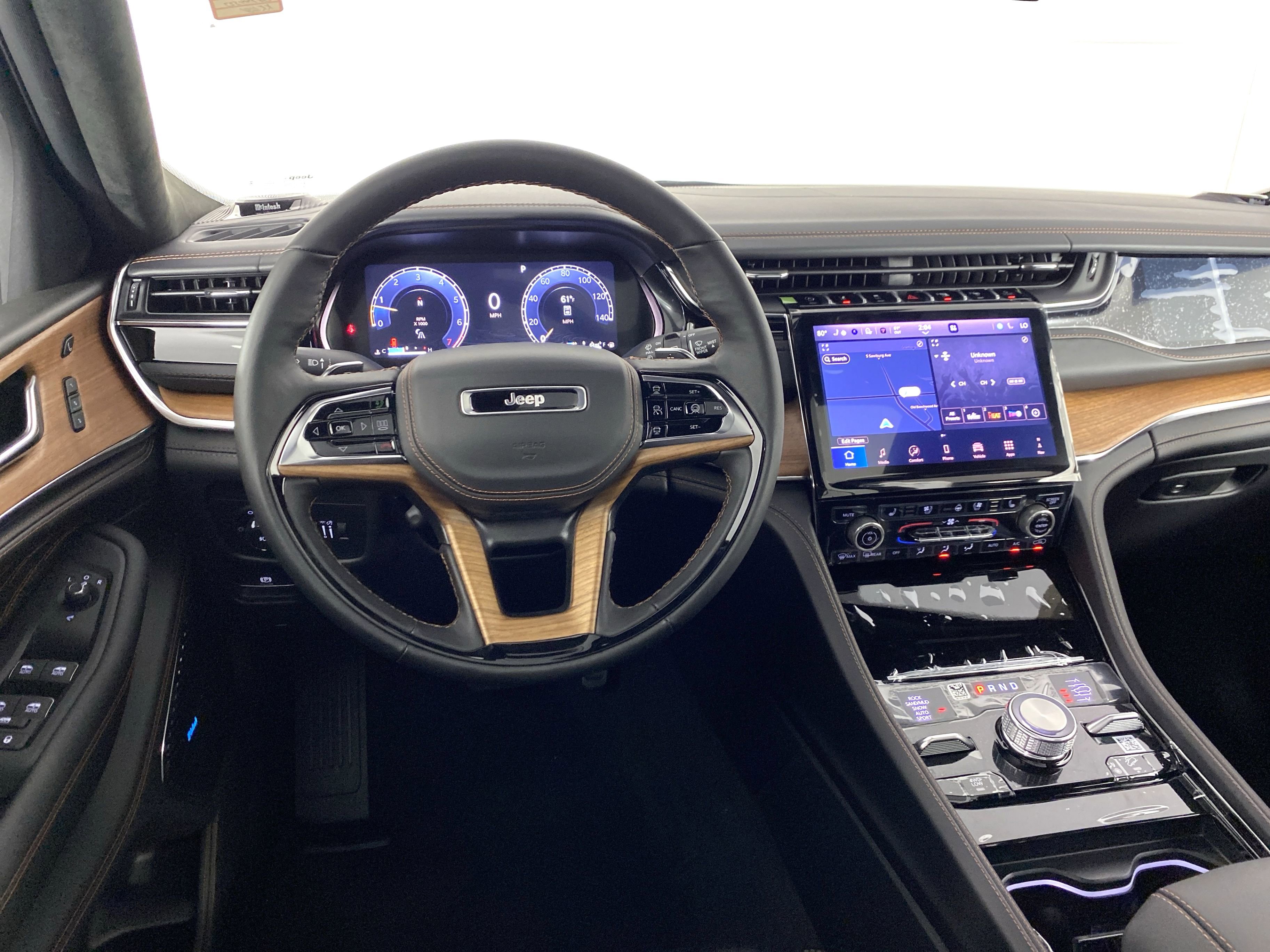 2025 Jeep Grand Cherokee L Summit Reserve photo 2