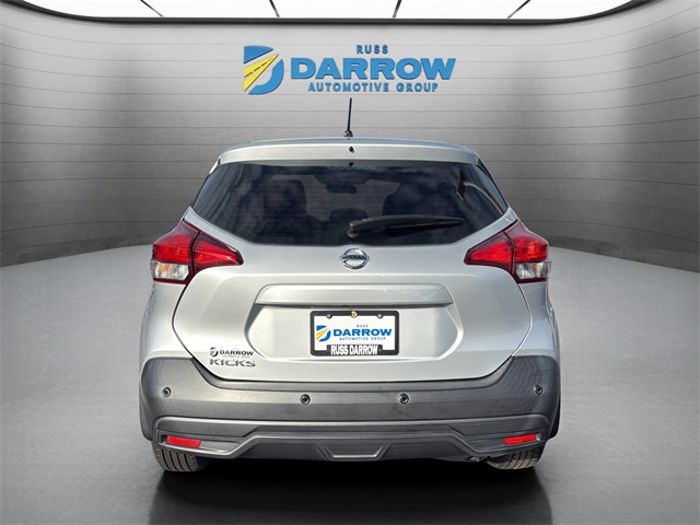 2020 Nissan Kicks S photo 2