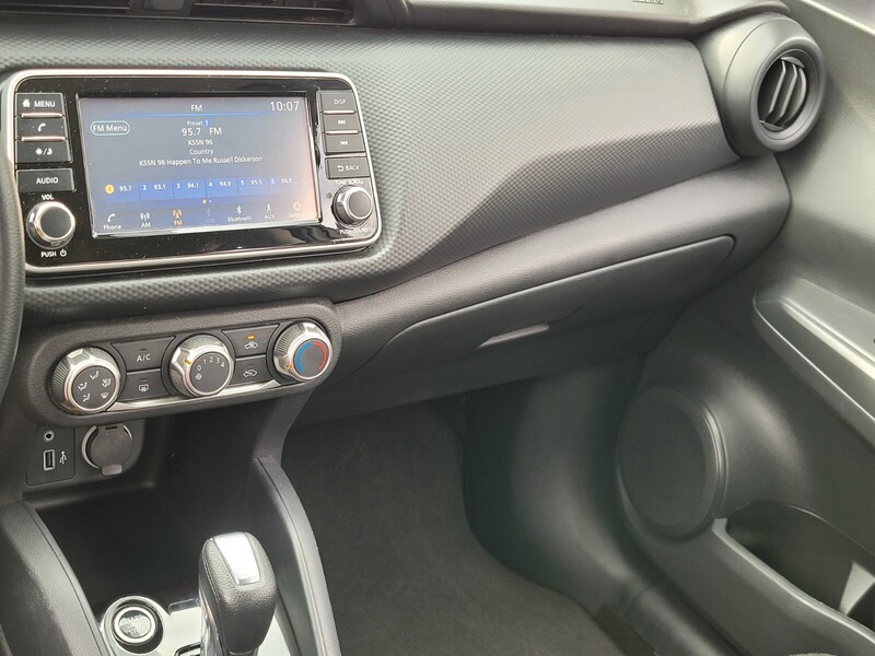 2022 Nissan Kicks S photo 22