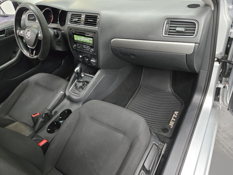 2015 Volkswagen Jetta SE Sport photo 9