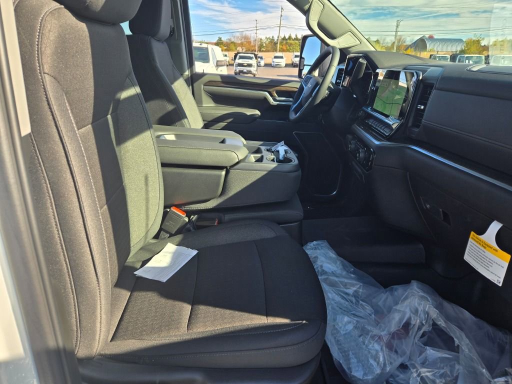 2026 Chevrolet Silverado 2500HD LT photo 4