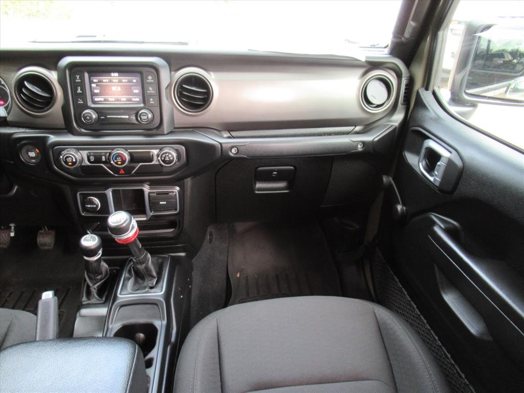 2020 Jeep Gladiator Sport photo 16