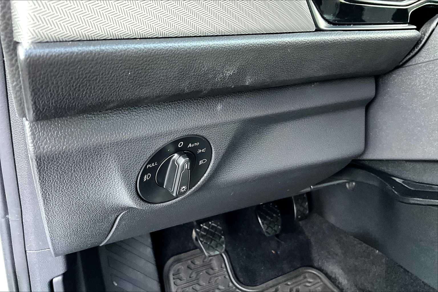 2020 Volkswagen Jetta R-Line photo 29