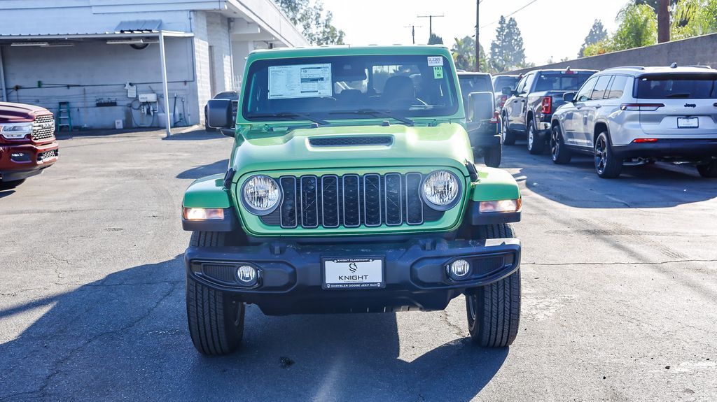 2025 Jeep Gladiator Sport S photo 3