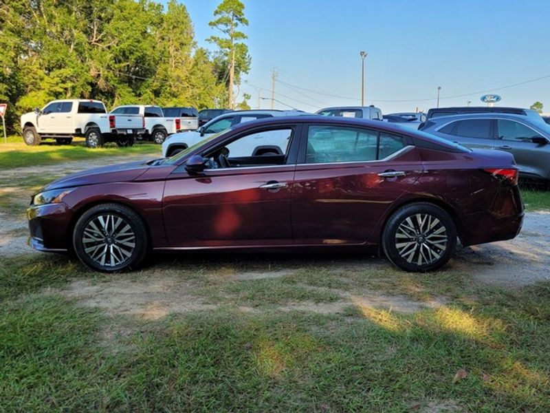 2023 Nissan Altima 2.5 SV photo 4