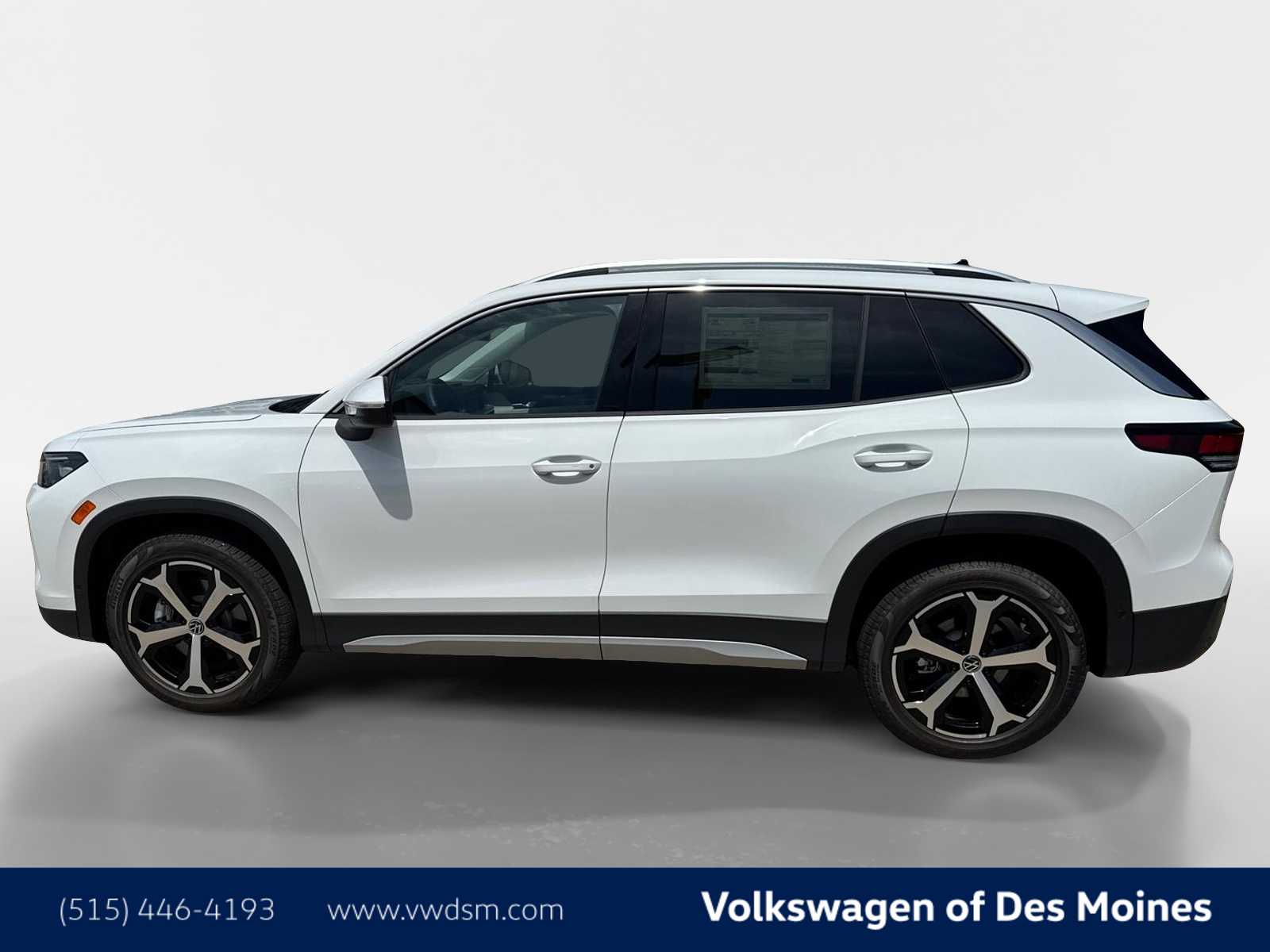 2025 Volkswagen Tiguan SE photo 3