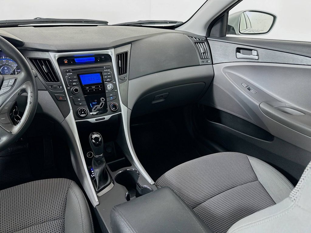 2011 Hyundai Sonata GLS photo 19