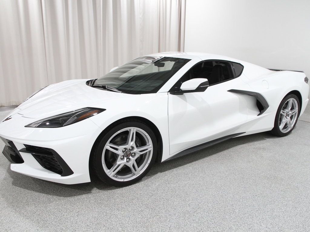 2025 Chevrolet Corvette Stingray 2LT photo 3