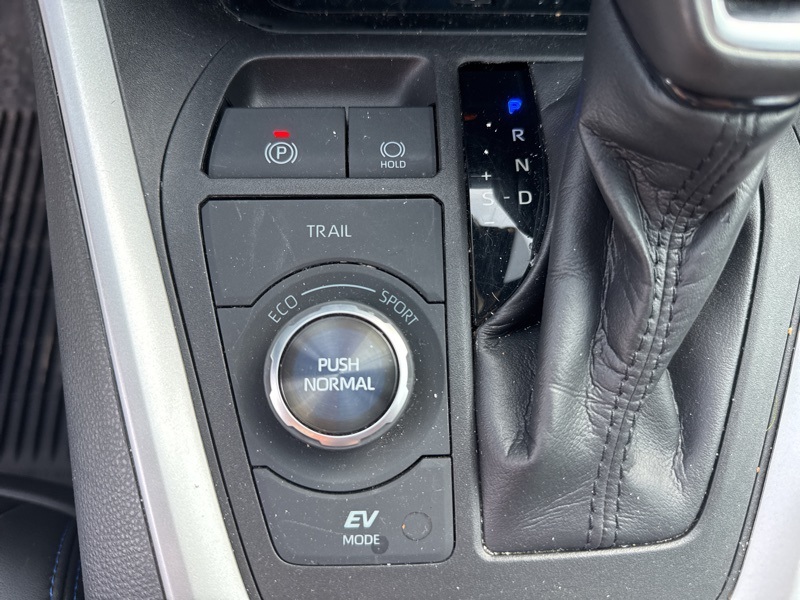 2021 Toyota RAV4 Hybrid XSE photo 14