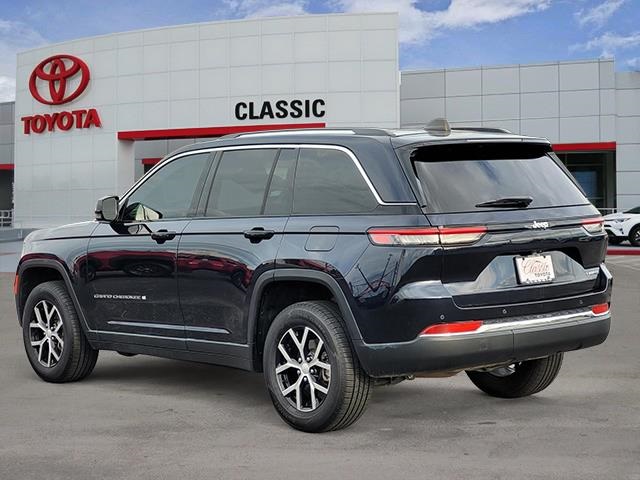 2023 Jeep Grand Cherokee Limited photo 3