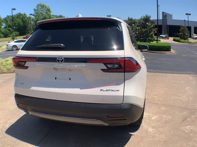 2024 Toyota Grand Highlander Platinum photo 5