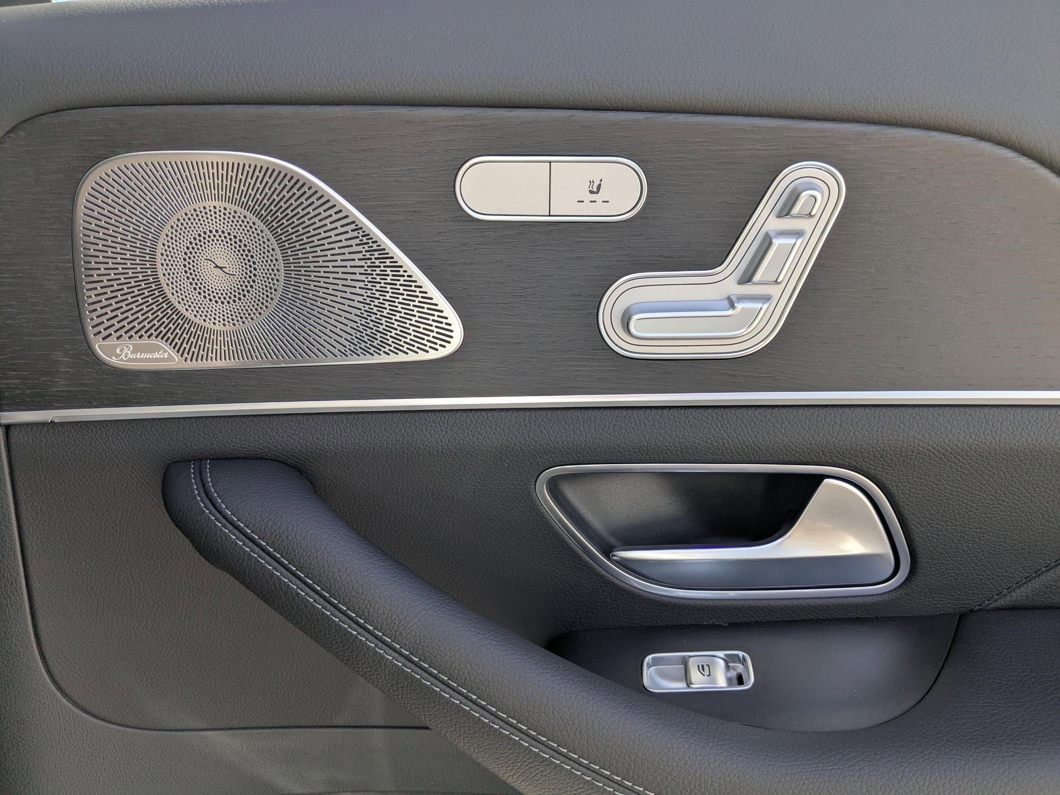 2026 Mercedes Benz GLS 450 4MATIC photo 31
