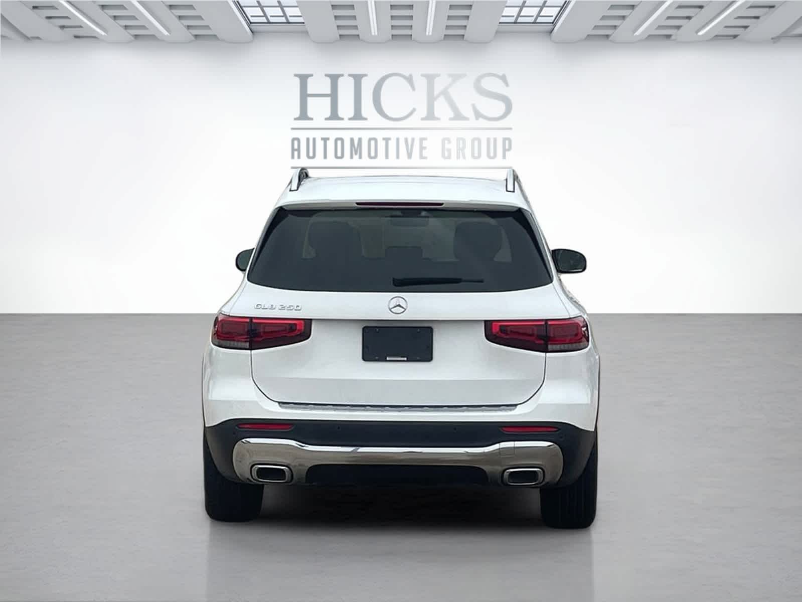 2023 Mercedes Benz GLB 250 photo 3