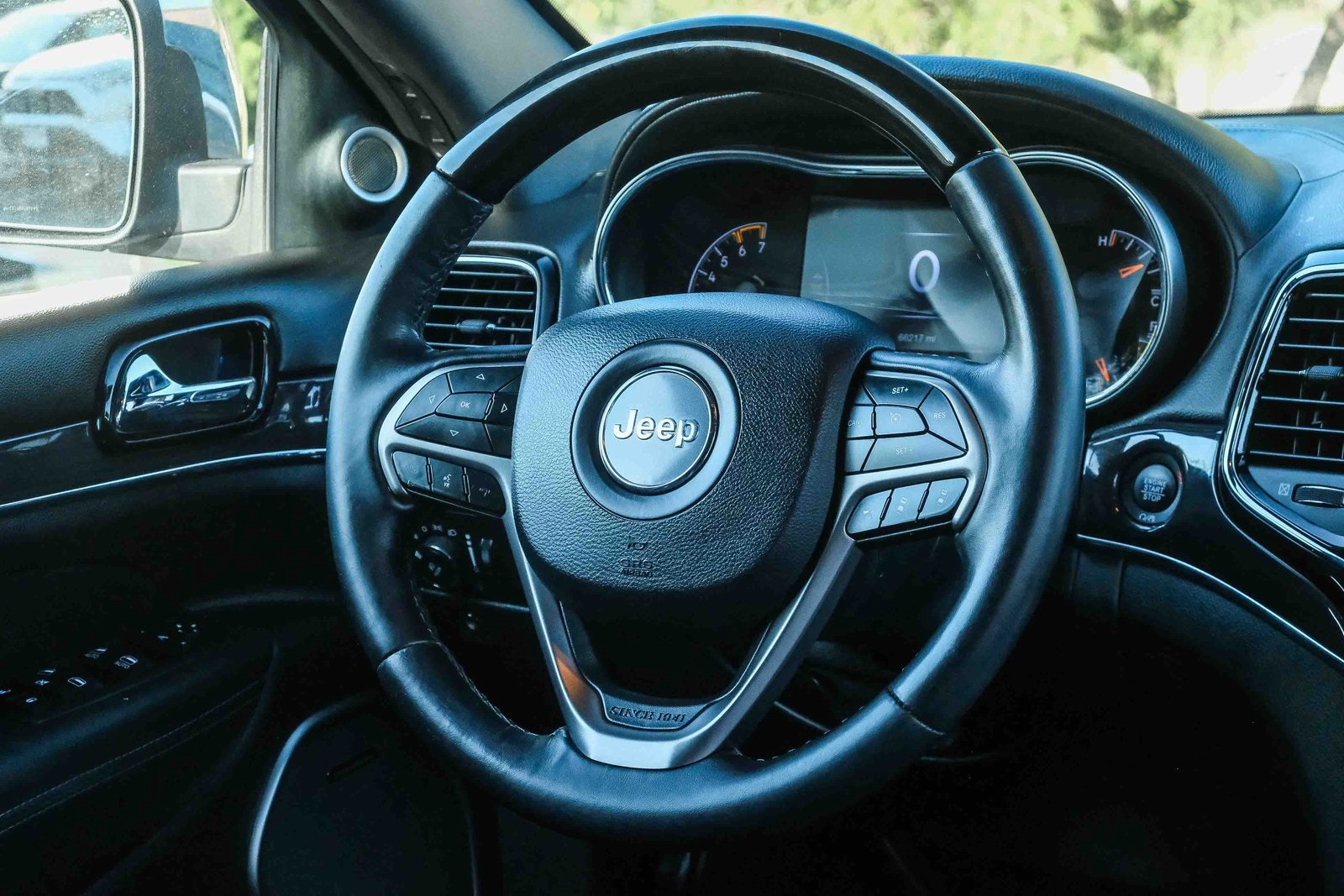 2019 Jeep Grand Cherokee Overland photo 13