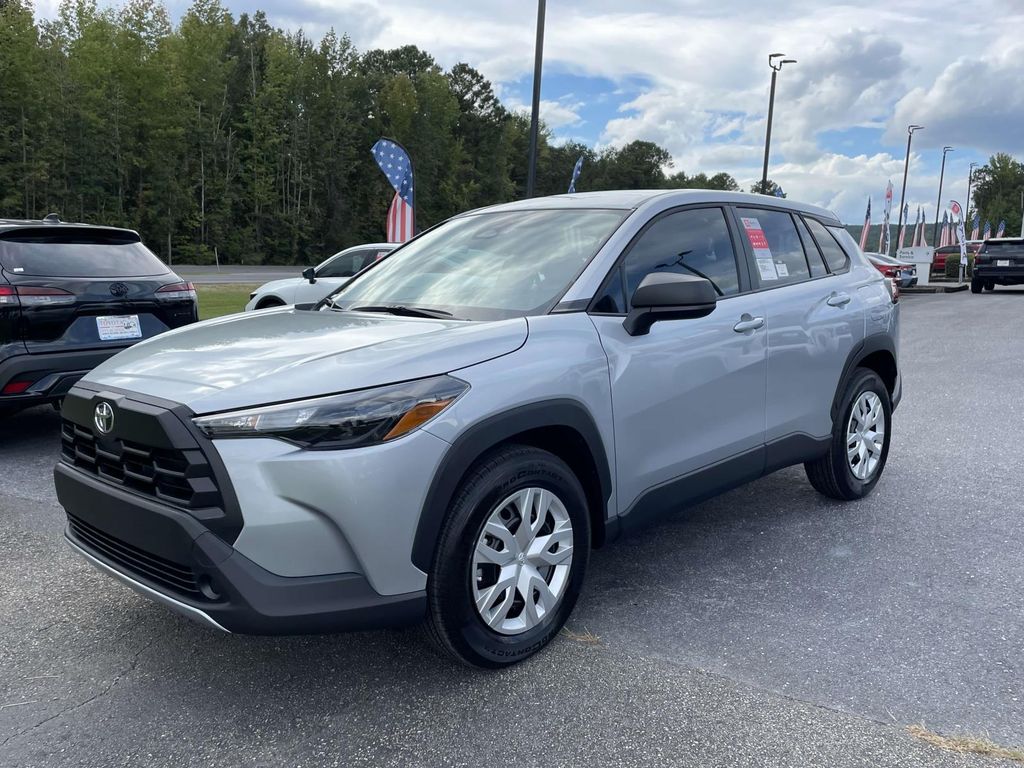 2026 Toyota Corolla Cross L photo 4