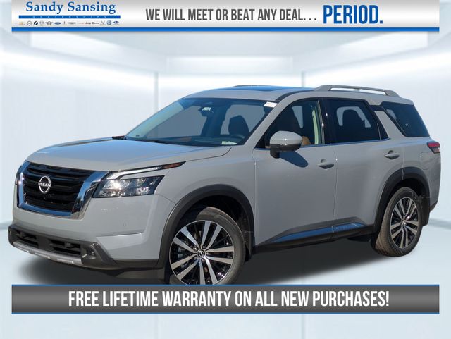 2025 Nissan Pathfinder Platinum's photo