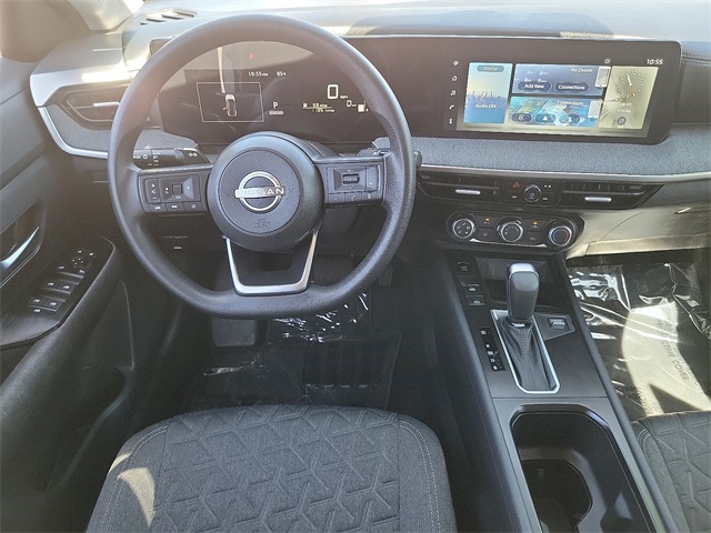 2025 Nissan Kicks SV photo 2