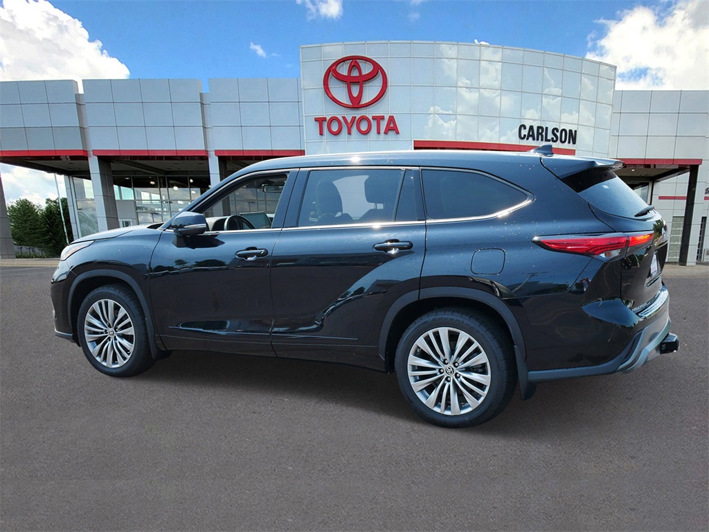 2022 Toyota Highlander Platinum photo 3