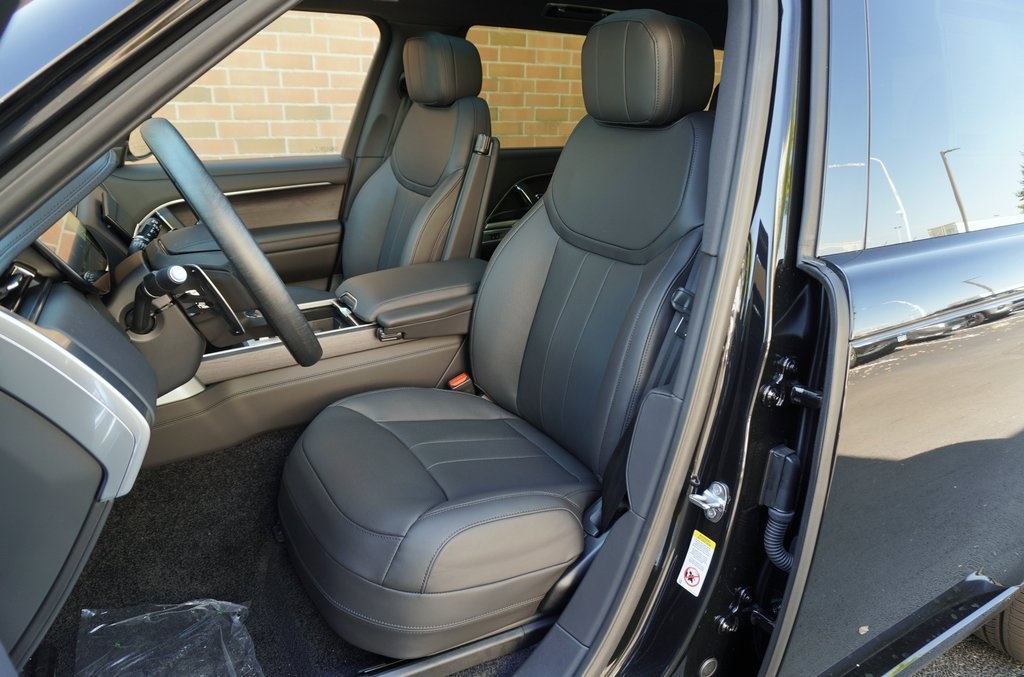 2025 LAND ROVER RANGE ROVER - Image 11
