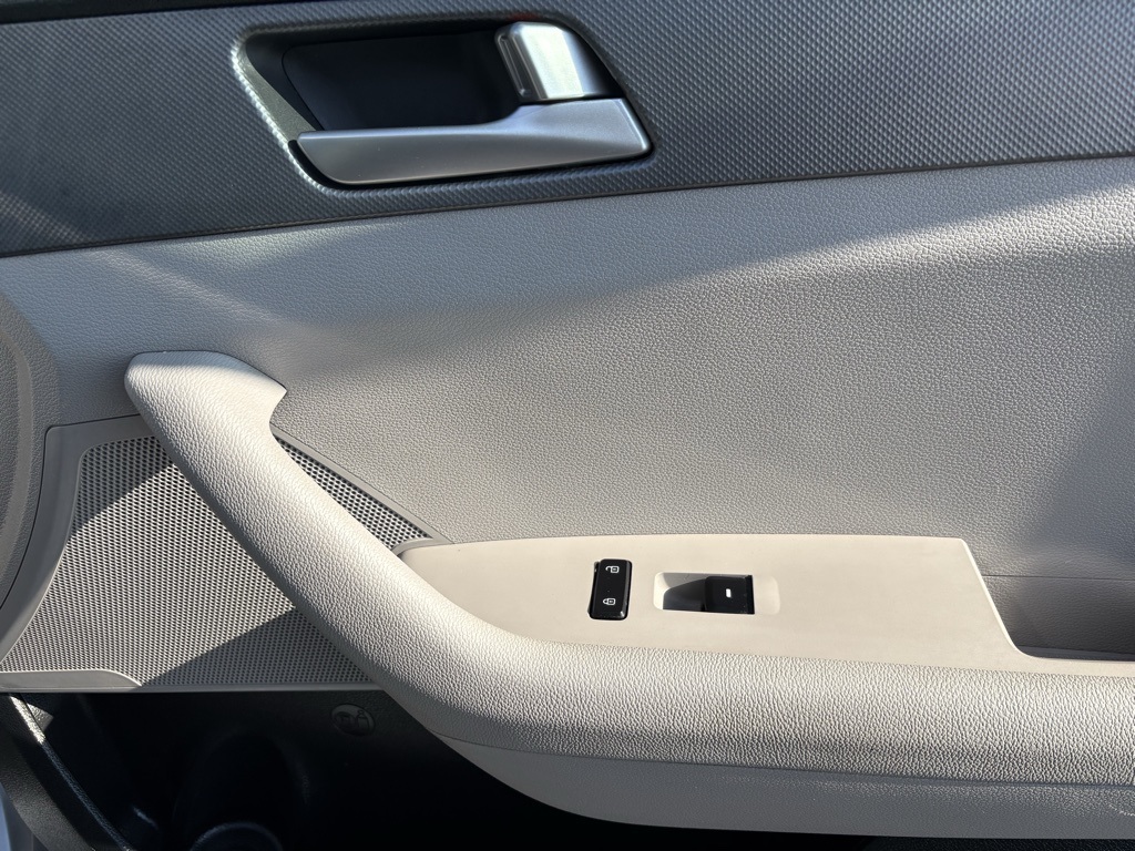 2016 Hyundai Sonata SE Eco photo 22