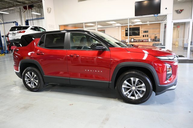 2026 Chevrolet Equinox photo 3