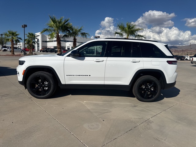 2025 Jeep Grand Cherokee Limited photo 2