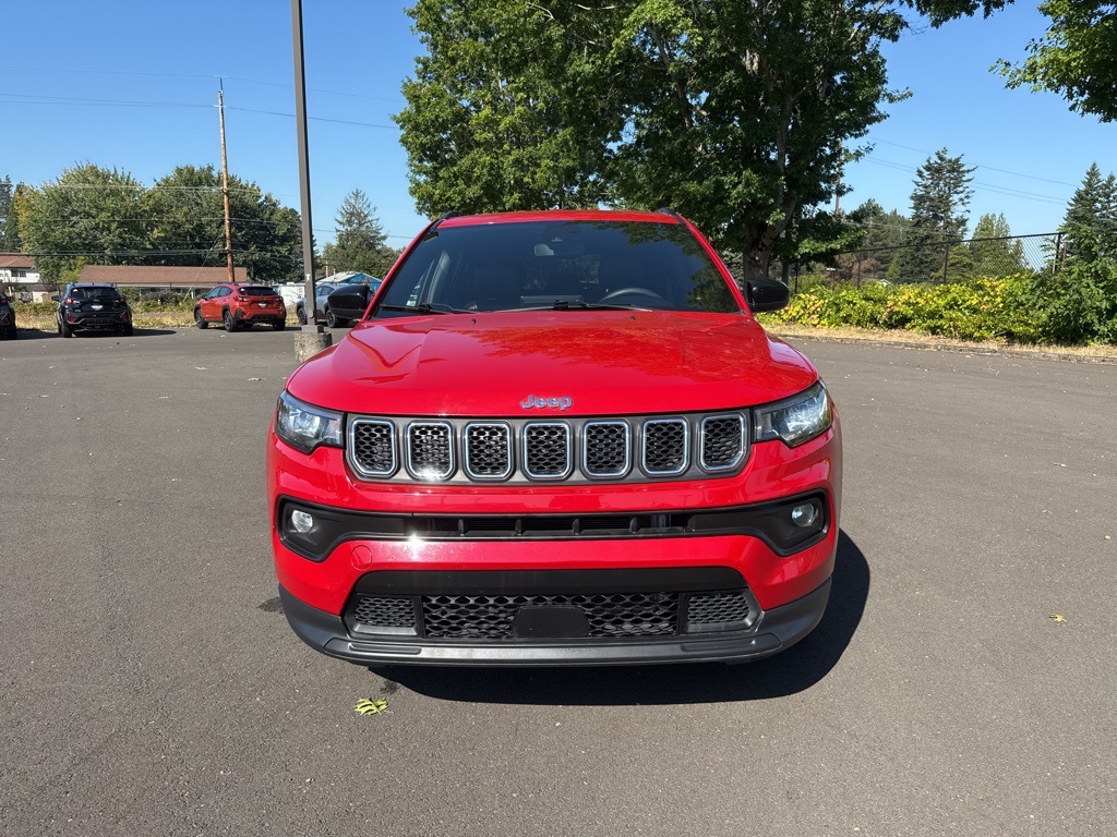 2024 Jeep Compass Latitude photo 2