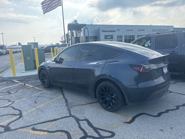 2024 Tesla Model Y Long Range photo 4