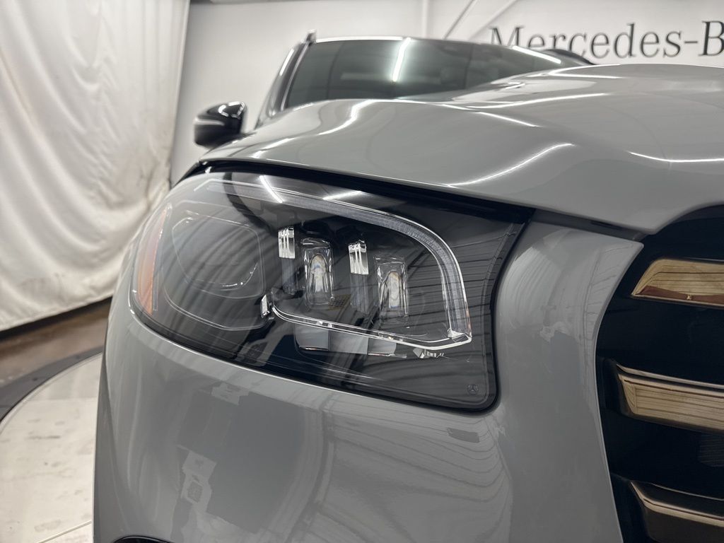 2026 Mercedes Benz GLS 450 4MATIC photo 9