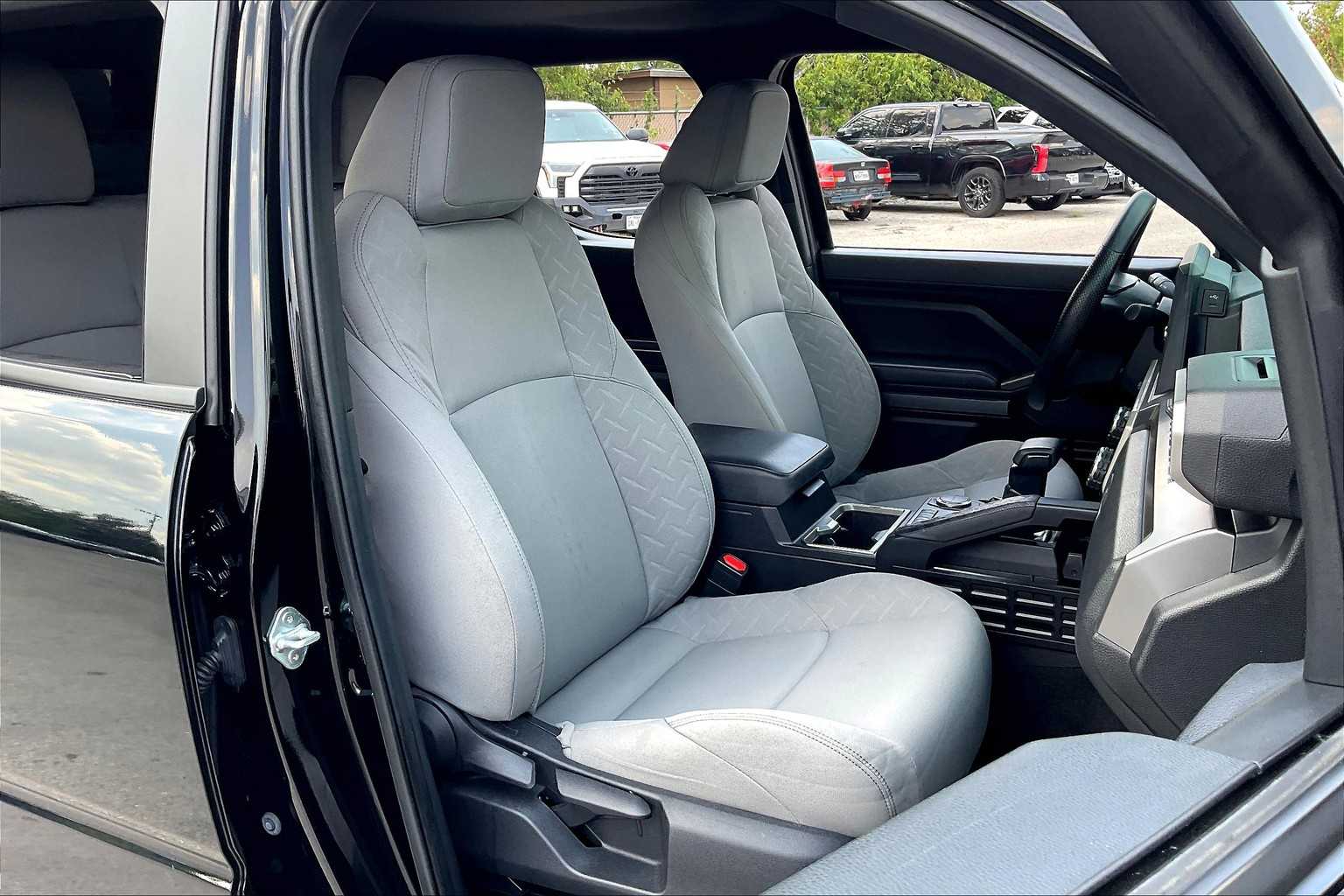 2024 Toyota Tacoma SR5 Double Cab photo 8
