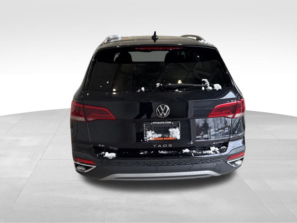 2022 Volkswagen Taos SE photo 4