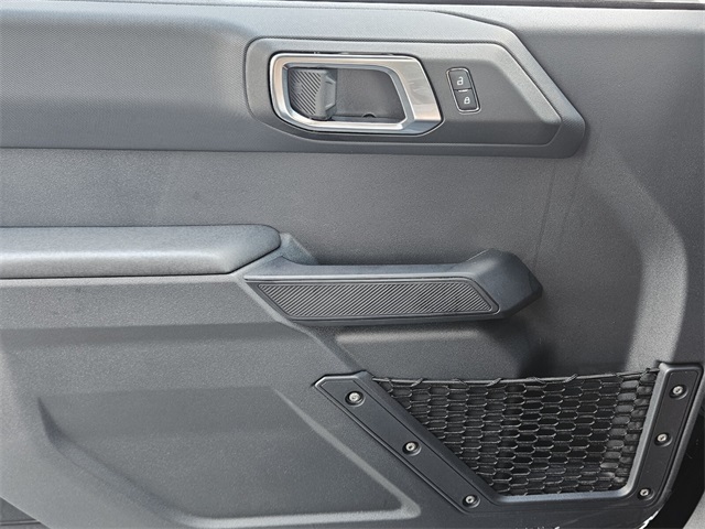 2025 Ford Bronco Base photo 26
