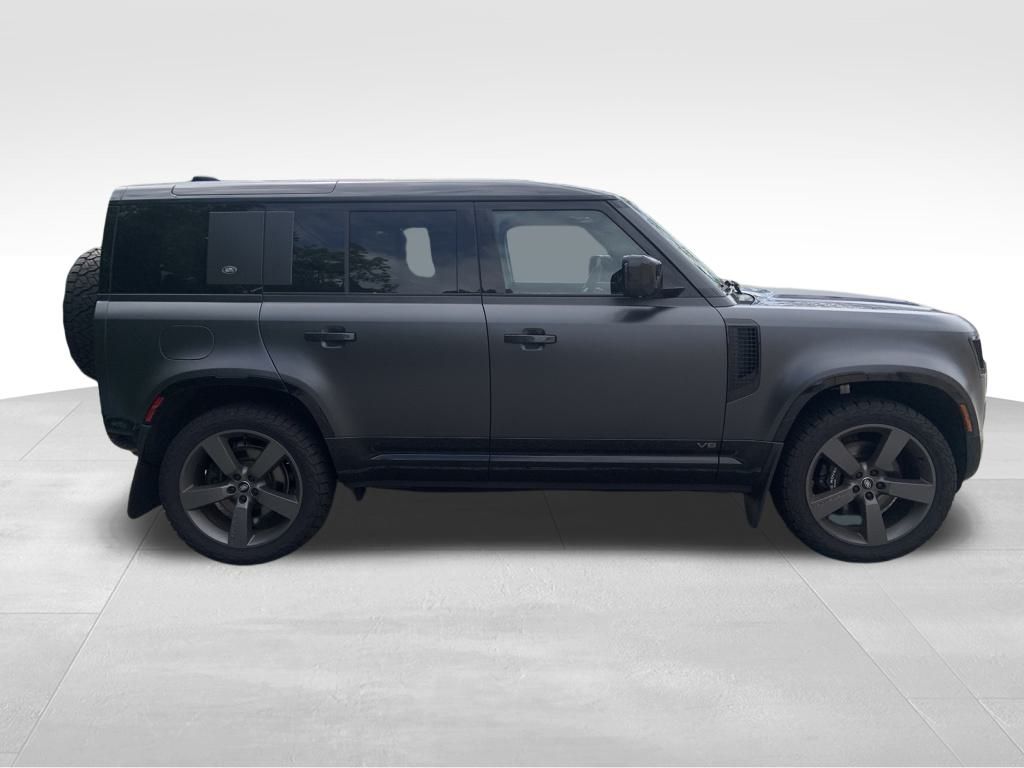 2024 Land Rover Defender 110 Carpathian Edition photo 4