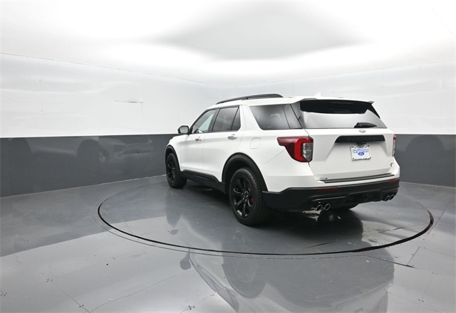 2022 Ford Explorer ST photo 3