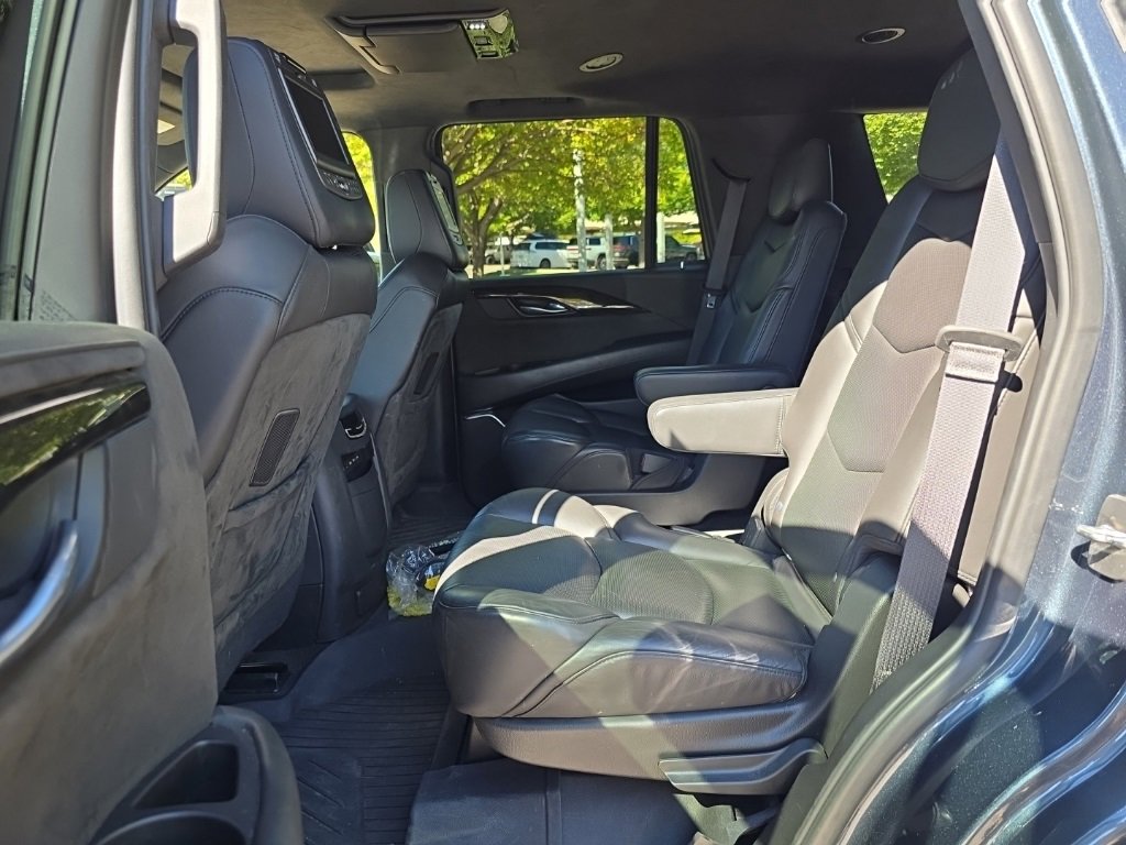 2019 Cadillac Escalade Platinum photo 16