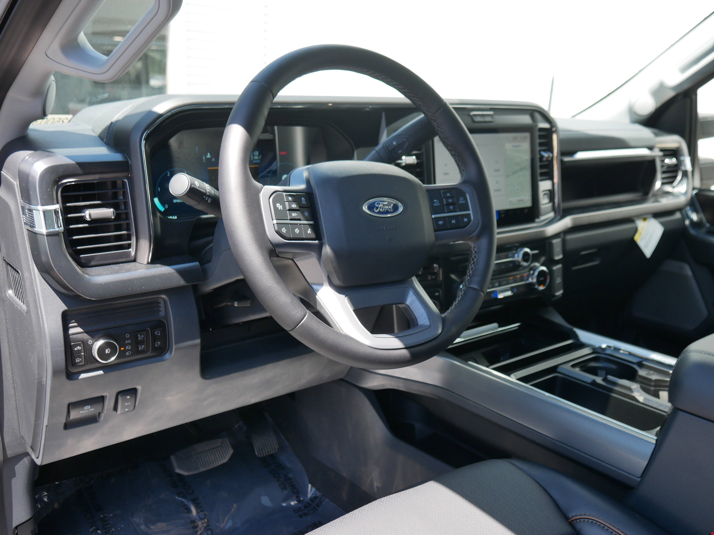 2025 Ford F-350 Lariat photo 4