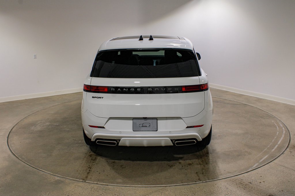 2025 Land Rover Range Rover Sport SE photo 4