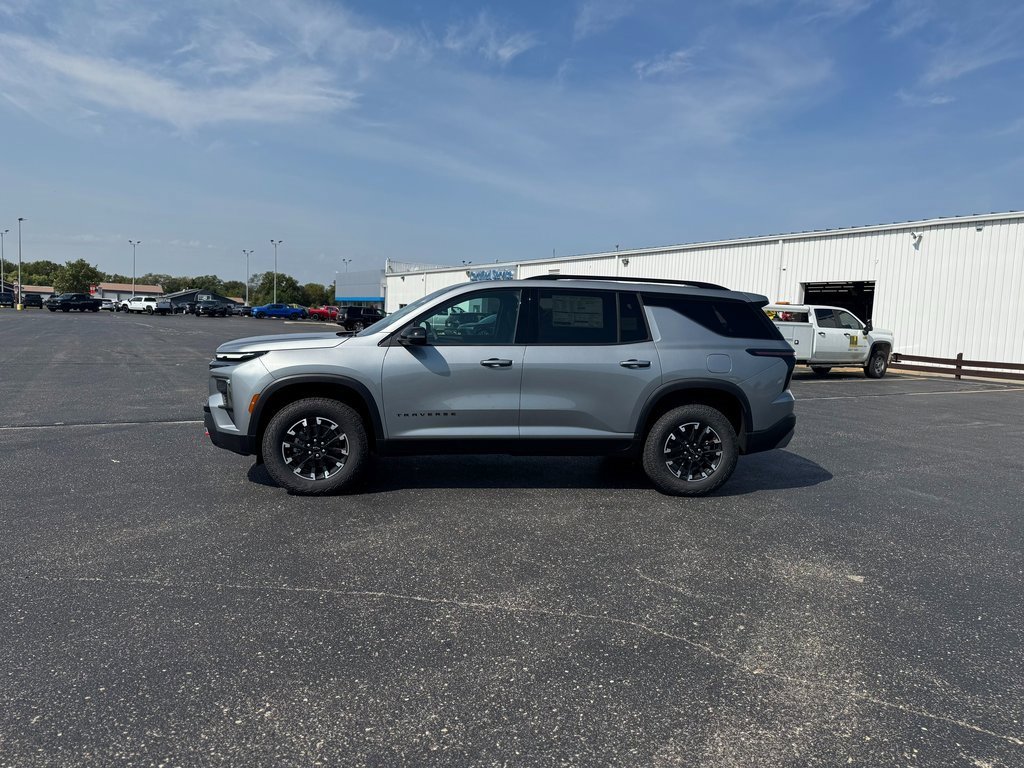 2025 Chevrolet Traverse Z71 photo 2