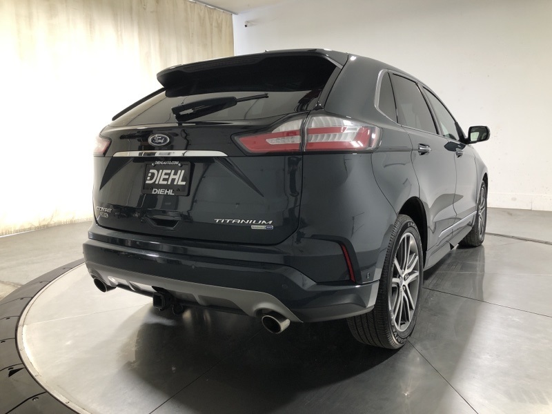 2019 Ford Edge Titanium photo 5