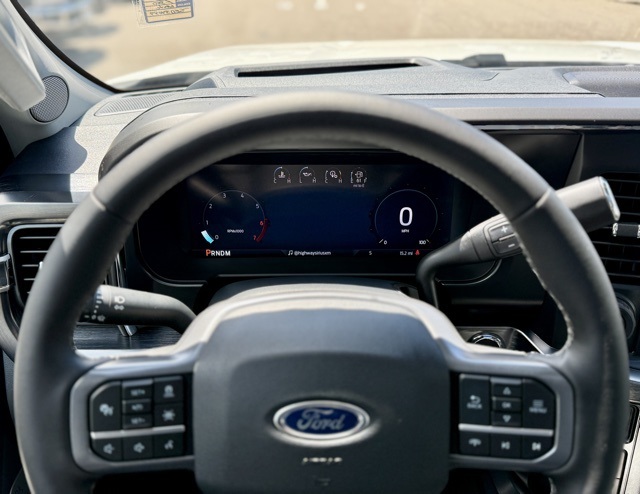 2025 Ford F-350 Lariat photo 16