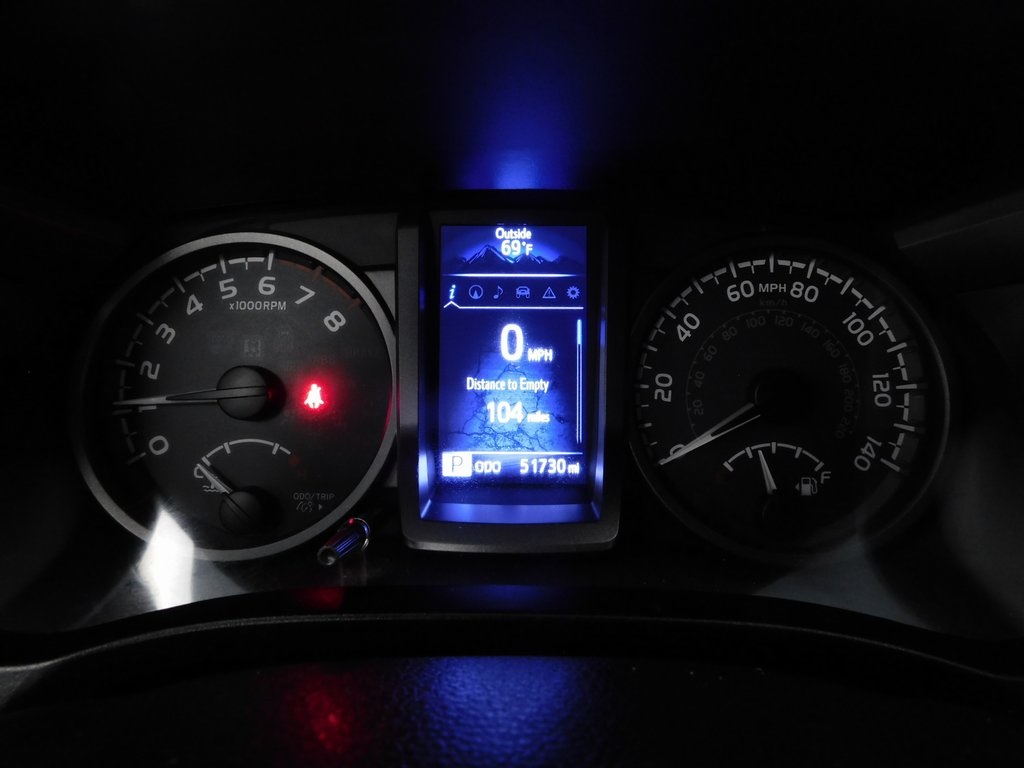 2018 Toyota Tacoma TRD Sport photo 16