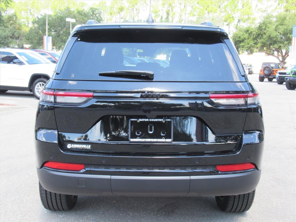 2025 Jeep Grand Cherokee Altitude photo 5