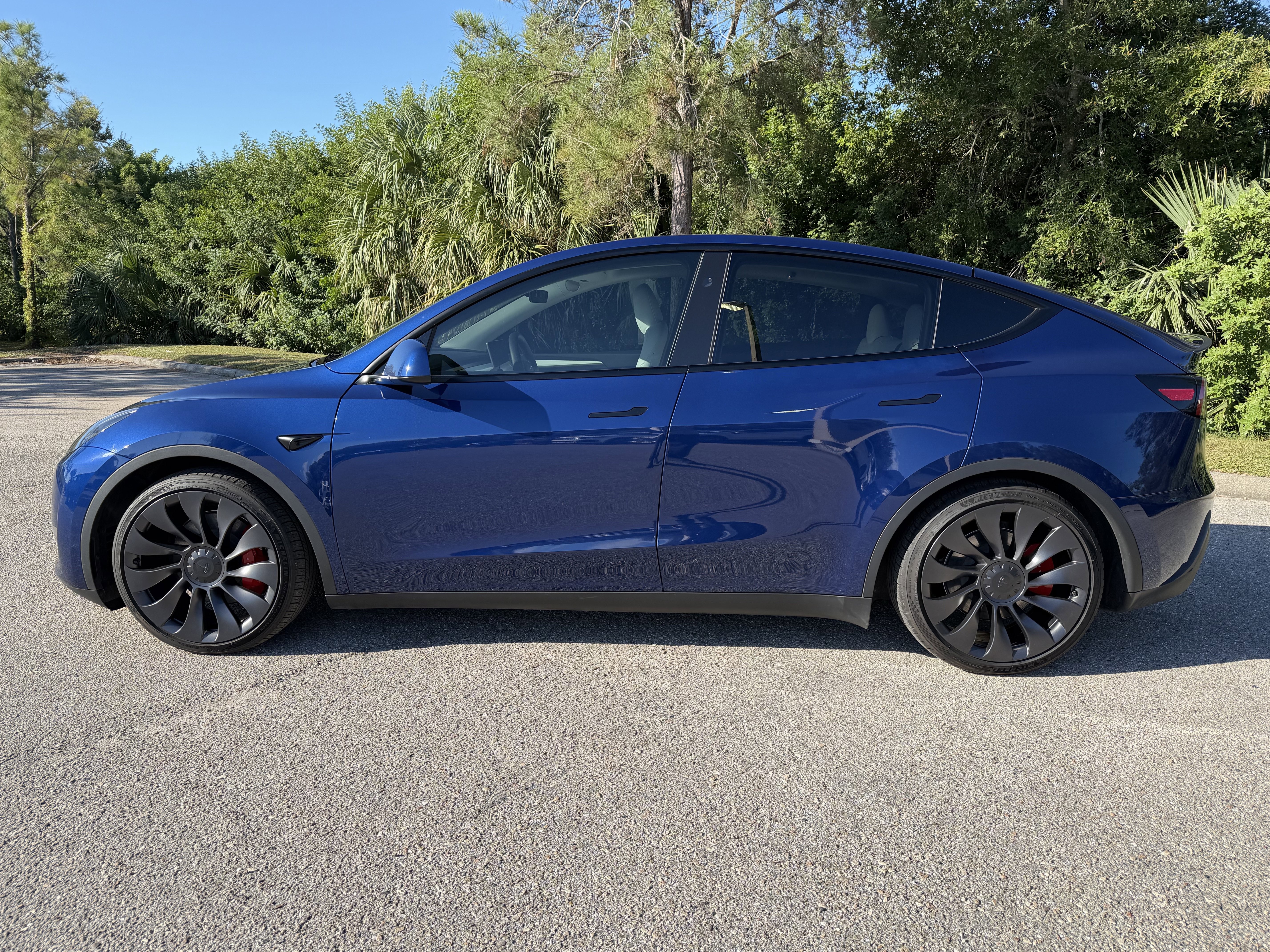 Used 2023 Tesla Model Y Performance with VIN 7SAYGDEF8PF977954 for sale in Sarasota, FL