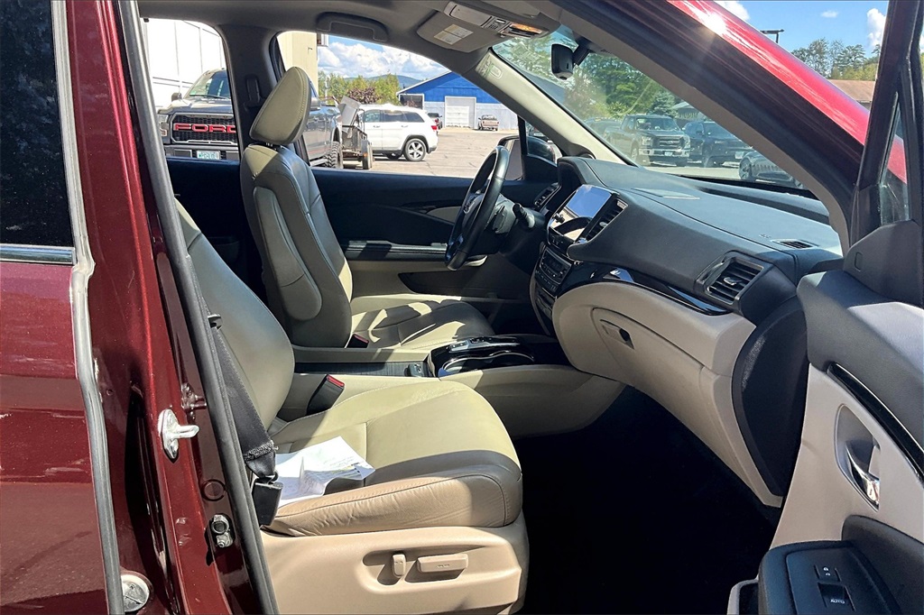 2021 Honda Pilot Touring photo 13